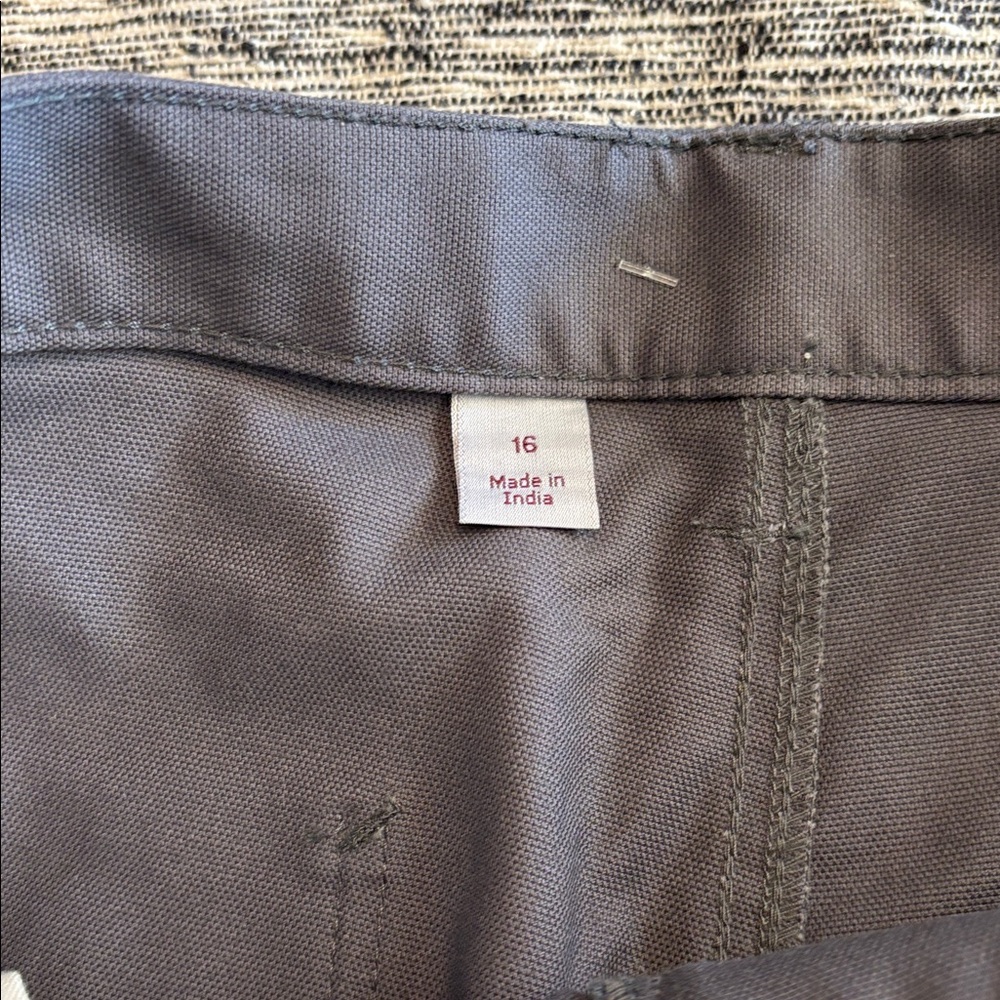 Women’s Carhartt work short size 16 - Picture 3 of 5